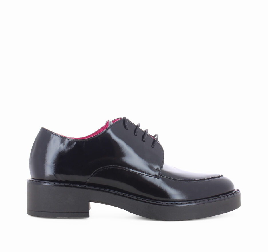 Le Babe MOCASSINI ALLACCIATI IN SPAZZOLATO NERO Sconto