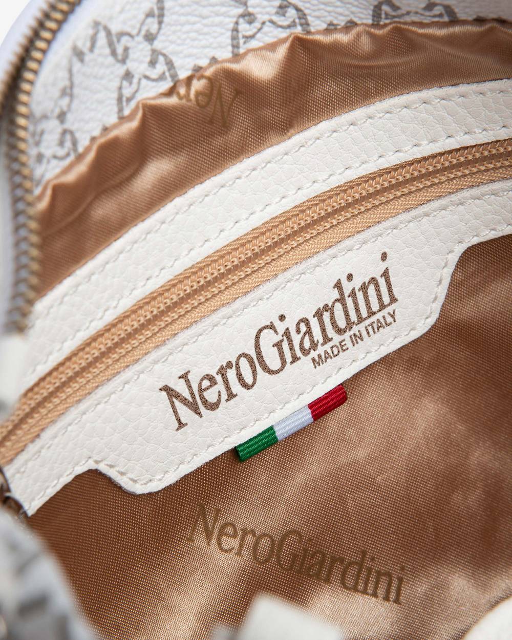 NeroGiardini Art. E443741D In Saldo