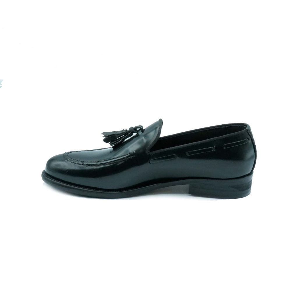 Lea Gu mocassino in vitello abrasivato, nappine frontali, tacco 25mm Saldi Di Fabbrica