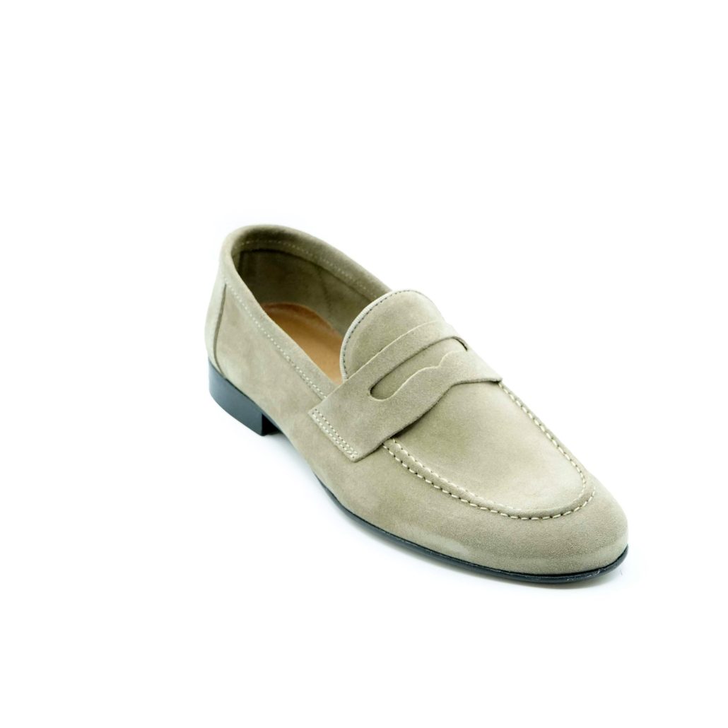 Lea Gu mocassino in camoscio, bocca di leone frontale, tacco 20mm Outlet