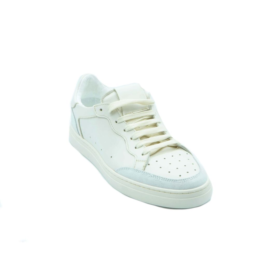 Lea Gu sneakers in nappa, allacciatura frontale, tallone in contrasto, fondo gomma 30mm Qualità