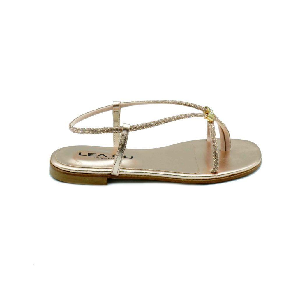 Lea Gu sandalo in nappa laminata, strass frontali, cinturino posteriore, tacco 10 mm Italia