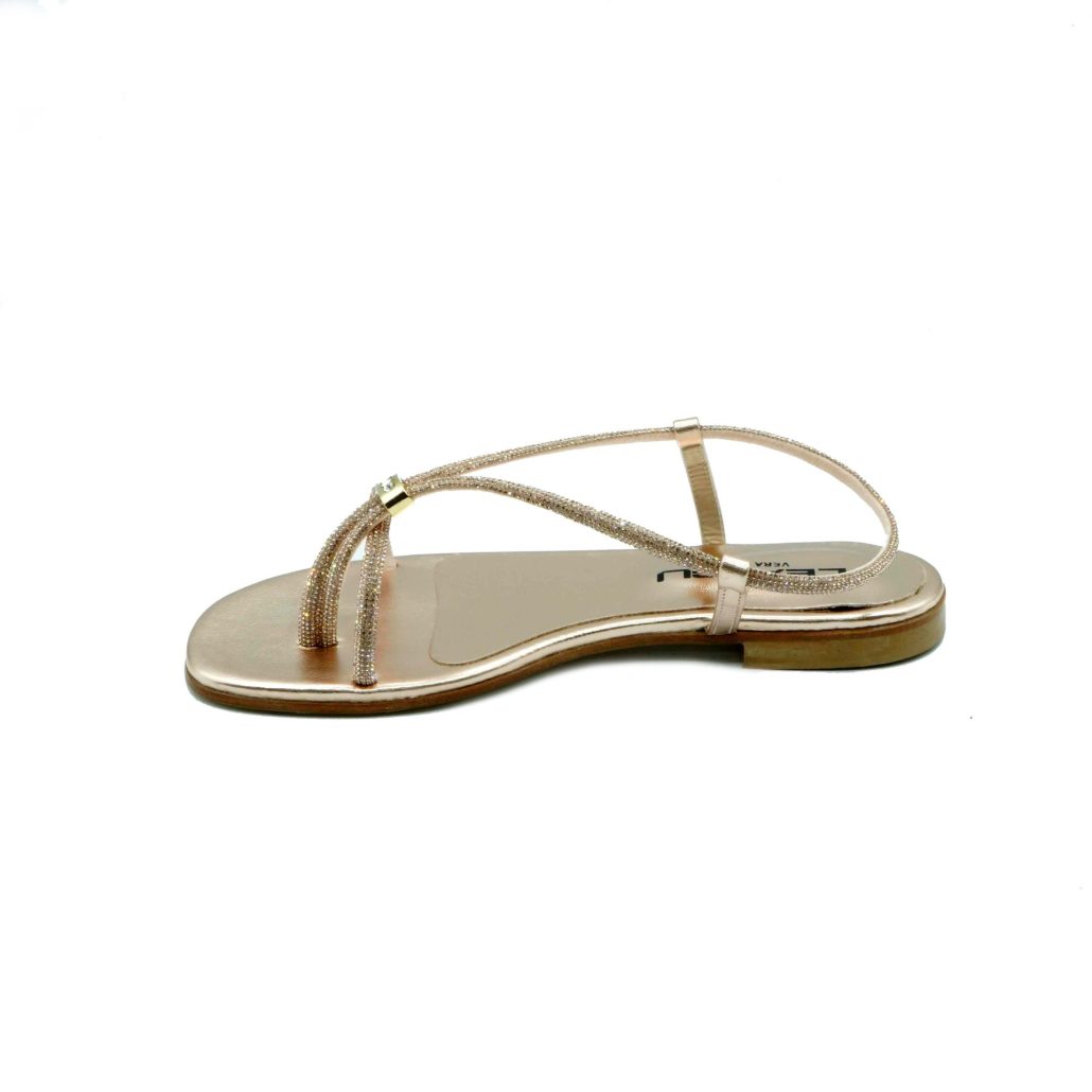 Lea Gu sandalo in nappa laminata, strass frontali, tacco 10mm 2025