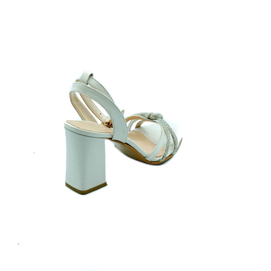 Lea Gu sandalo in nappa, incrocio e nodo frontale con strass, punta quadrata, tacco ricoperto 80 mm In Linea