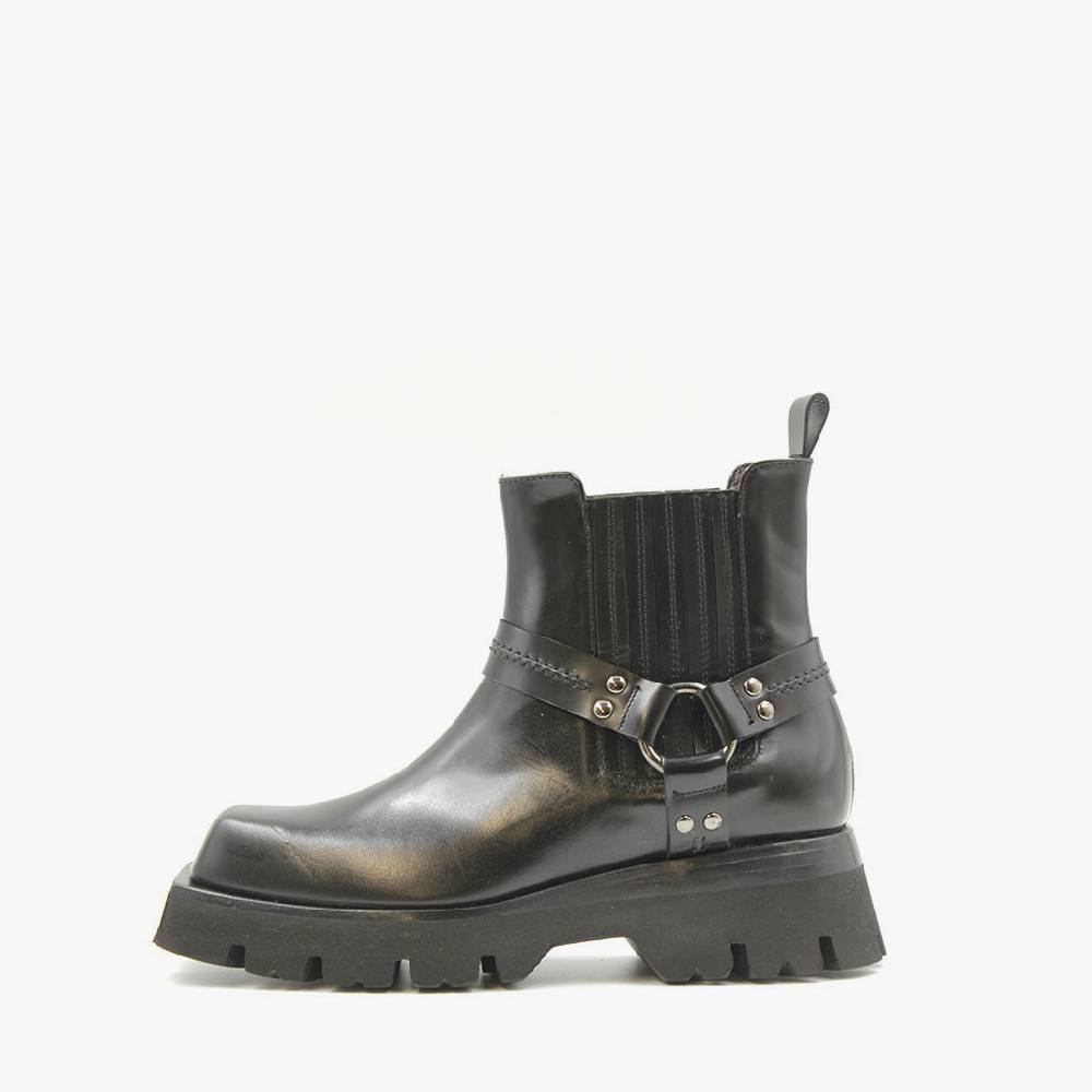 Laura Bellariva Biker punta quadrata nero 2025