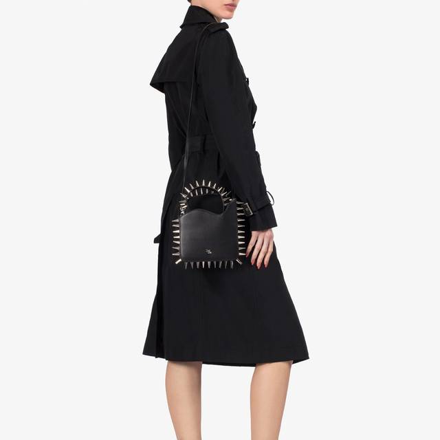 Le Silla Small bag pelle nera con borchie argento Consegna Veloce