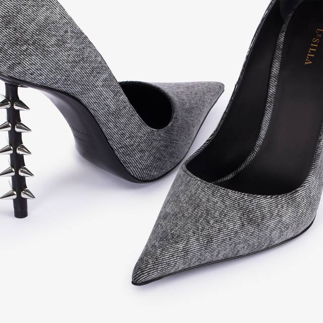 Le Silla Décolleté denim nera con borchie 2025