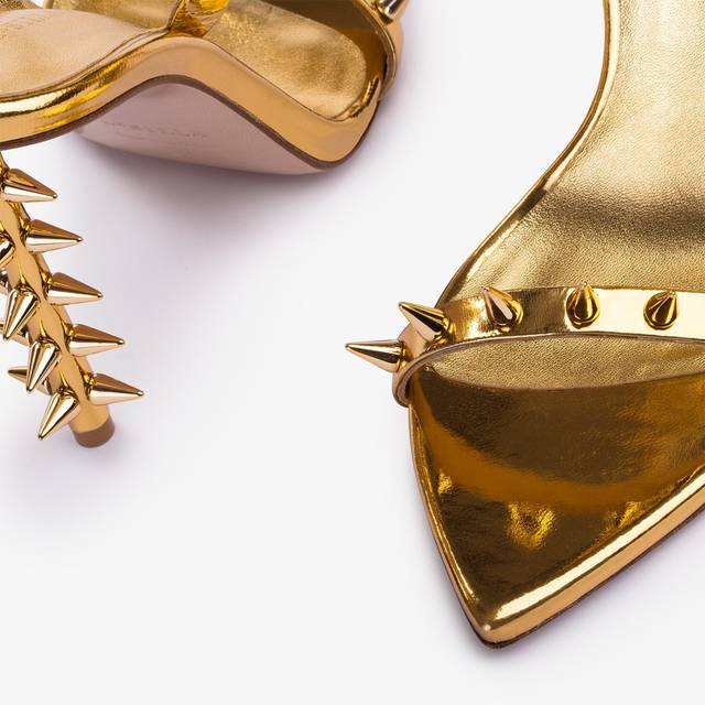 Le Silla Sandalo metallizzato oro pepita con borchie Qualità