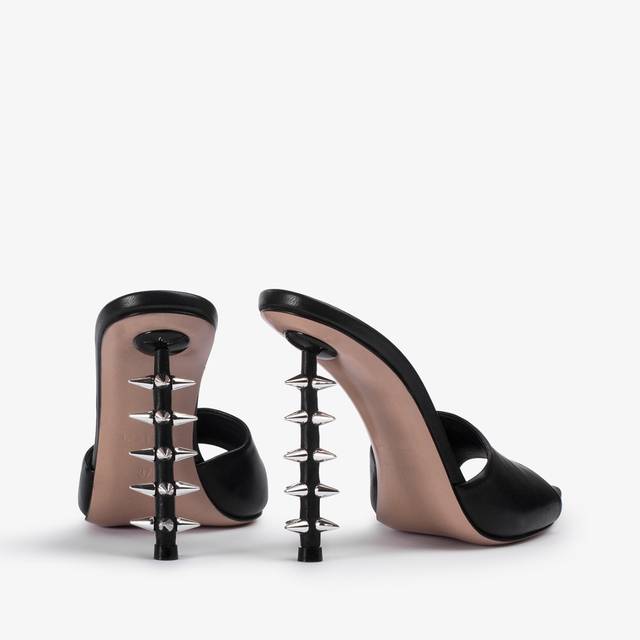 Le Silla Sandalo mule pelle nero con borchie Cyber Monday