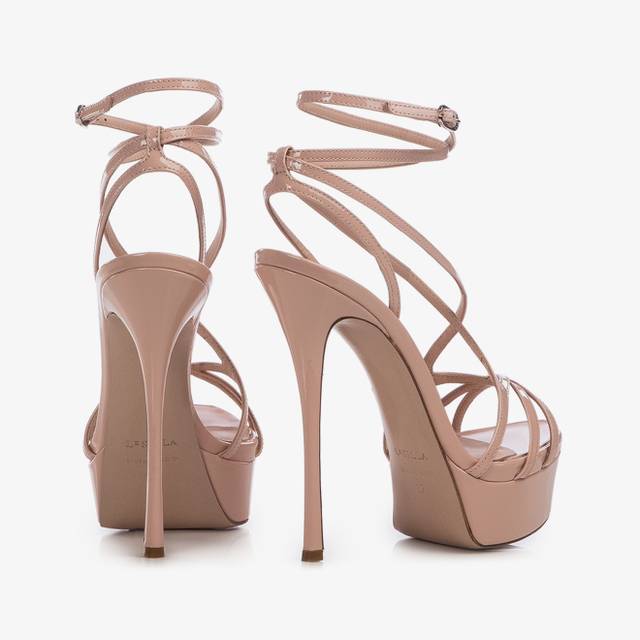 Le Silla Sandalo con plateau vernice nude skin Limitato a 3 giorni
