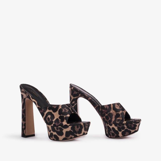 Le Silla Sandalo mule con plateau raso stampa leopardata Shopping Online