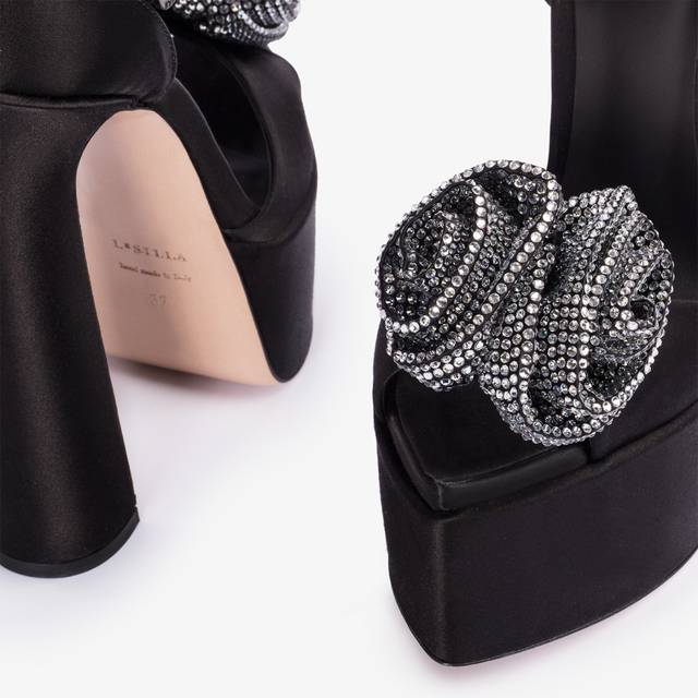 Le Silla Sandalo con plateau raso nero e Cristalli argento Fino al 55% di sconto