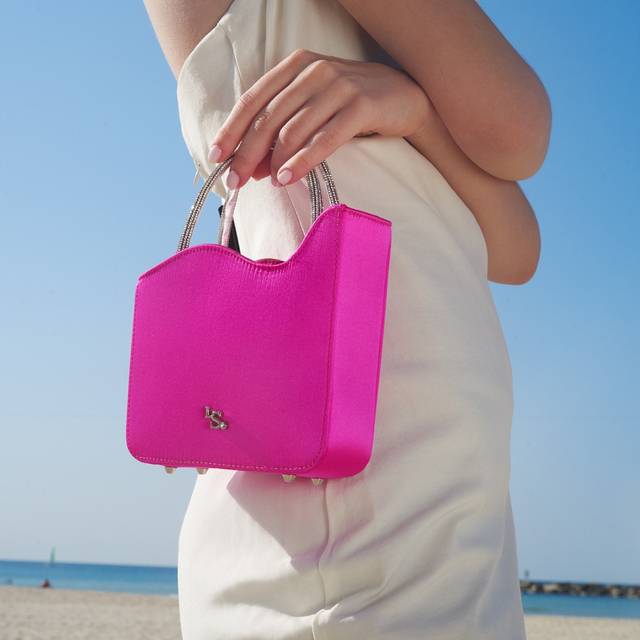 Le Silla Small bag raso fucsia bouganville e Cristalli Discount Store per i nuovi prodotti