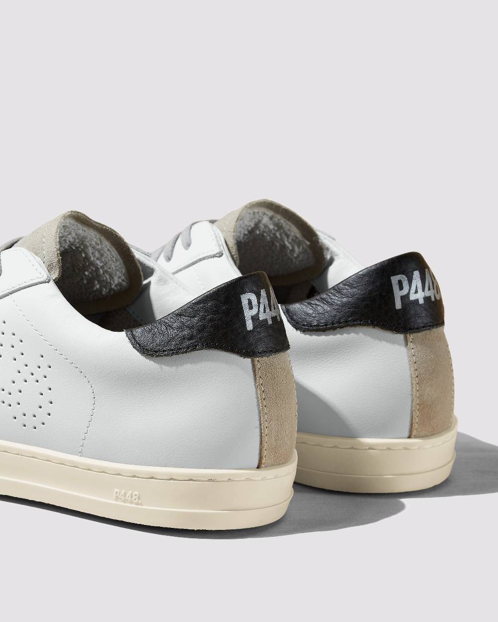 P448 John White/Black Sconto