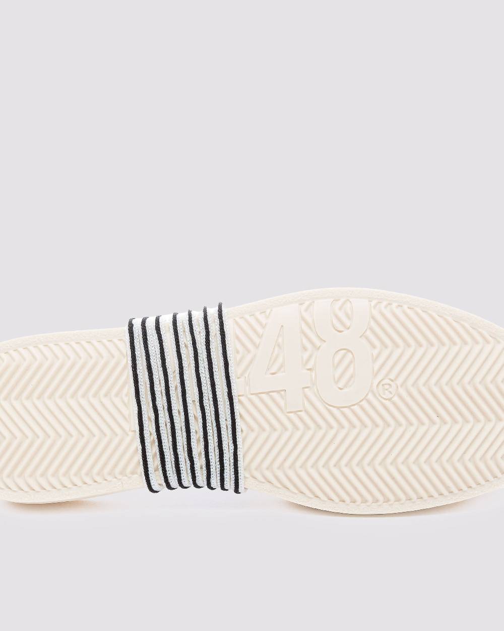 P448 Shoelaces Striped Sottocosto