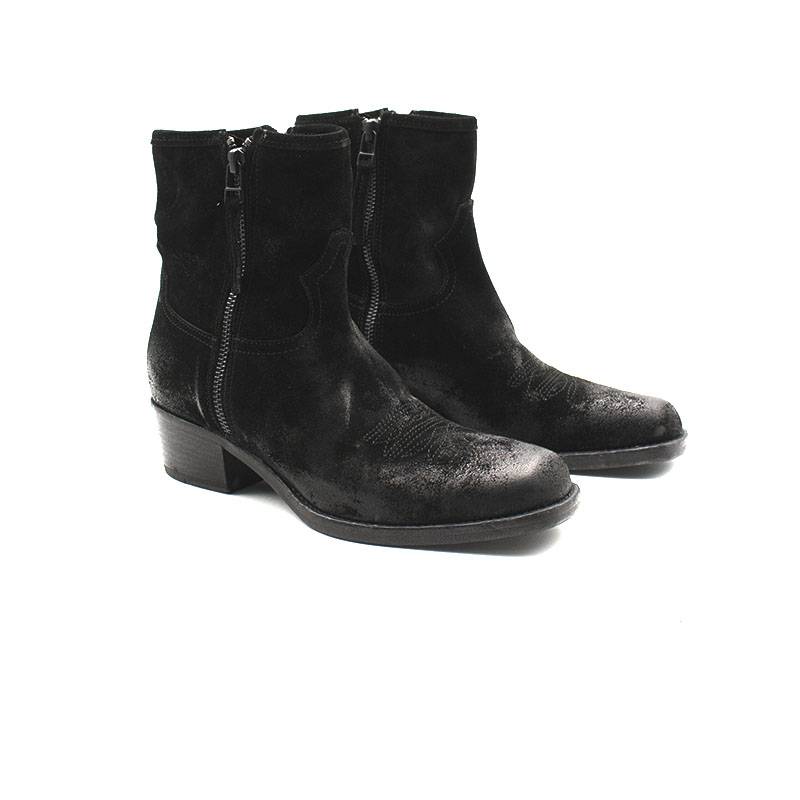 Pawelk's Suede Square Moda