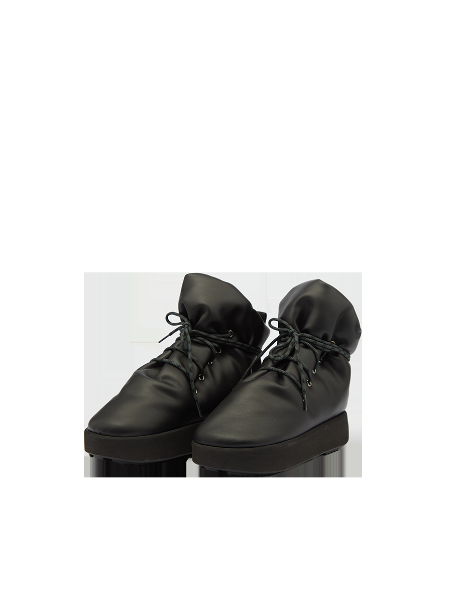 Piumestudio Manta Sky Black 2025
