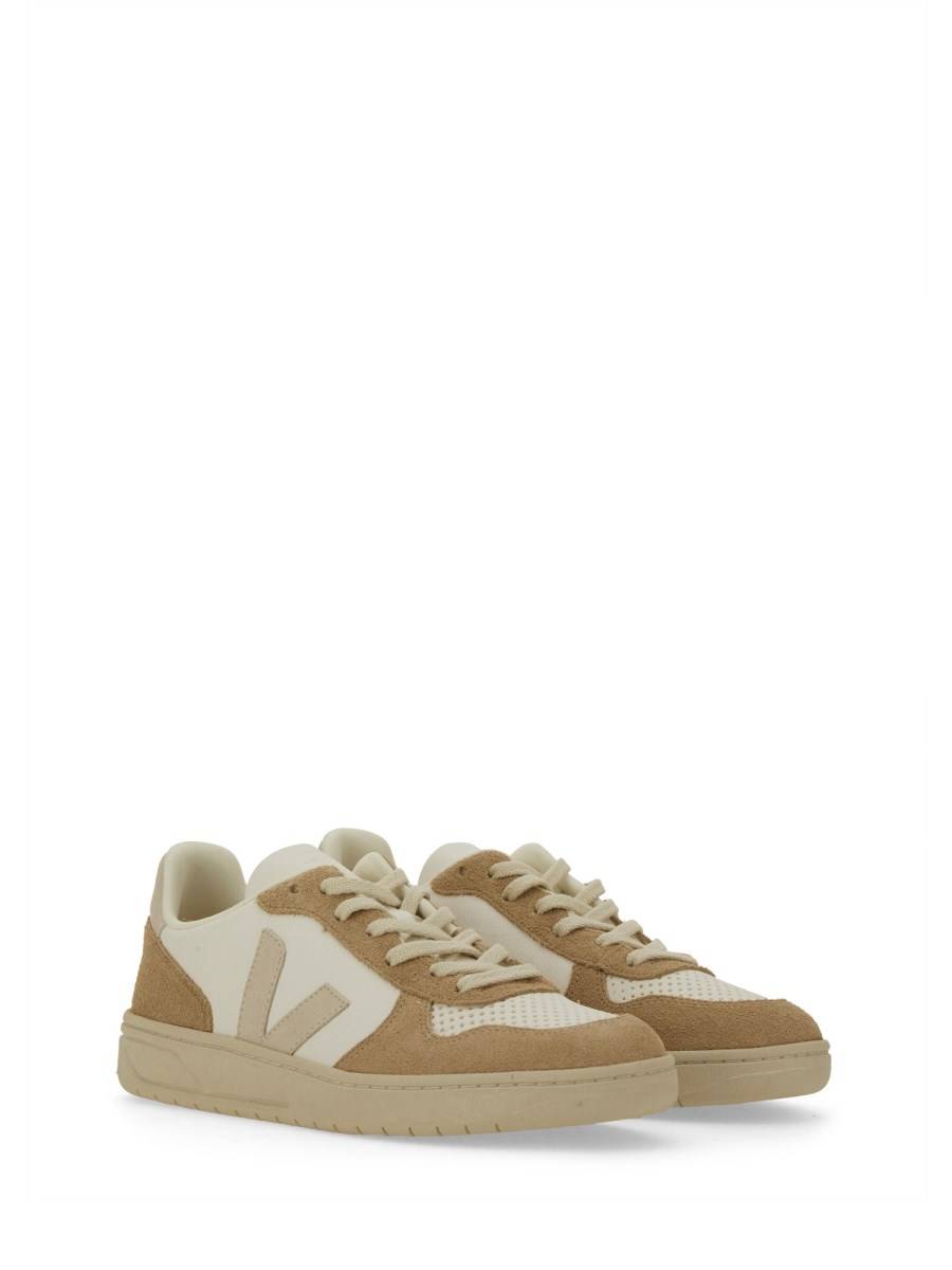 VEJA SNEAKER V-10 IN PELLE Novità