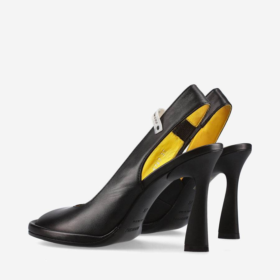 Premiata Chanel M6767A in pelle Pezzi Unici