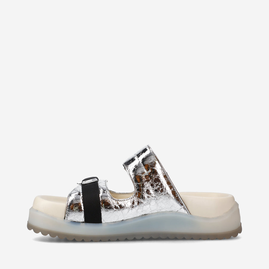 Premiata Sandali bassi M6701A in laminato silver Offerte stagionali