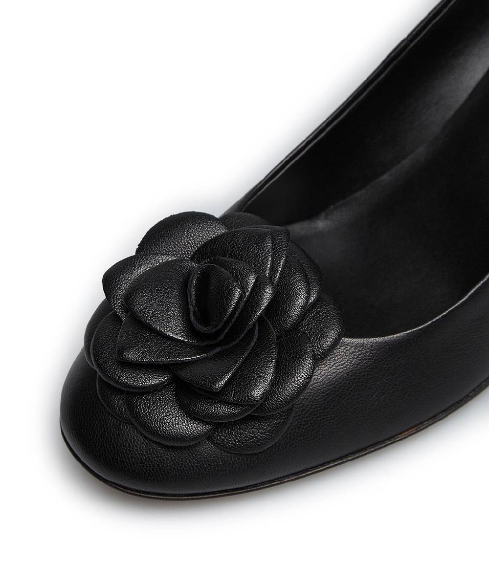 Loriblu Décolleté in nappa nera con fiore Qualità