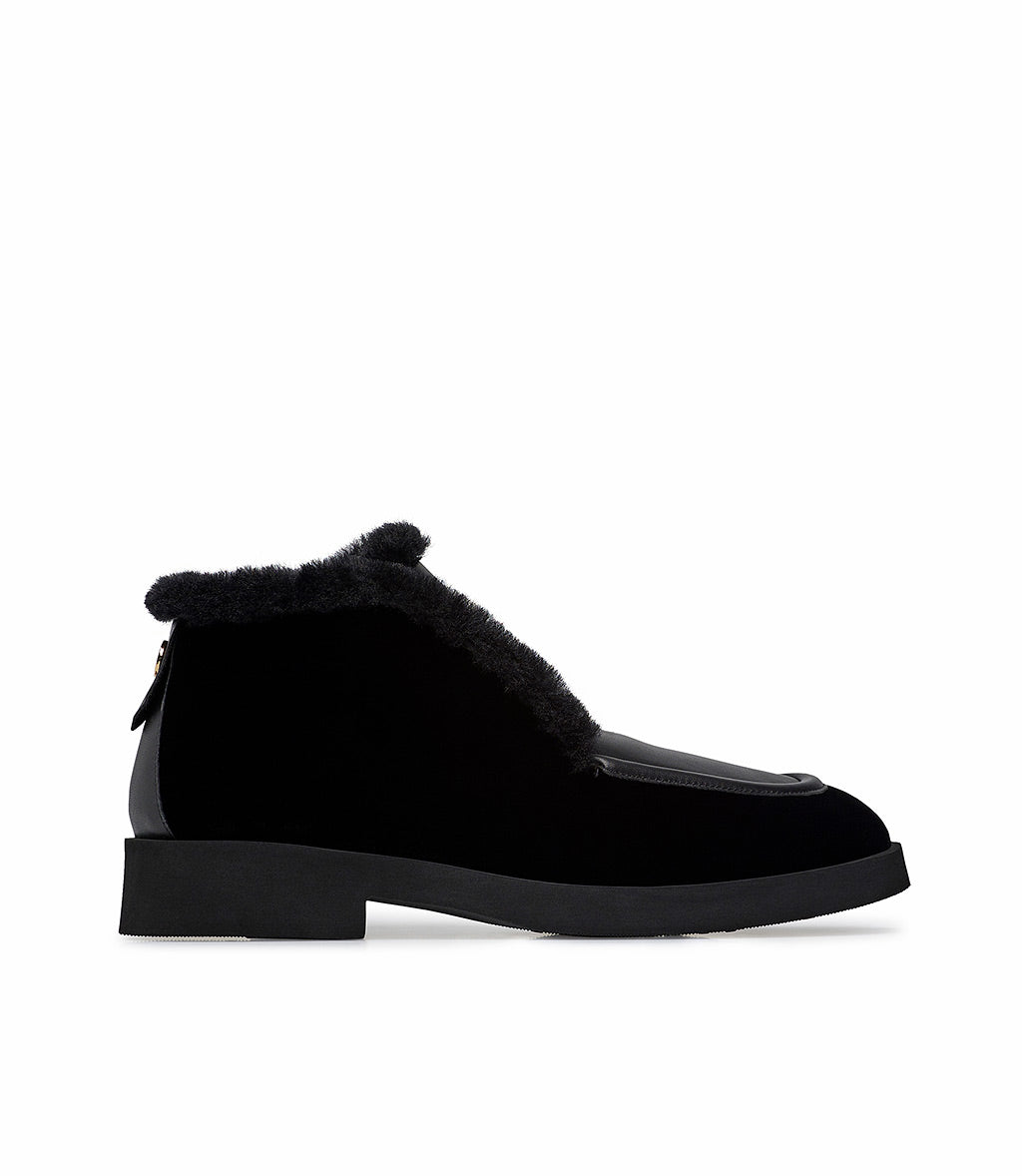 Loriblu Mocassini in camoscio e nappa nera con fodera shearling