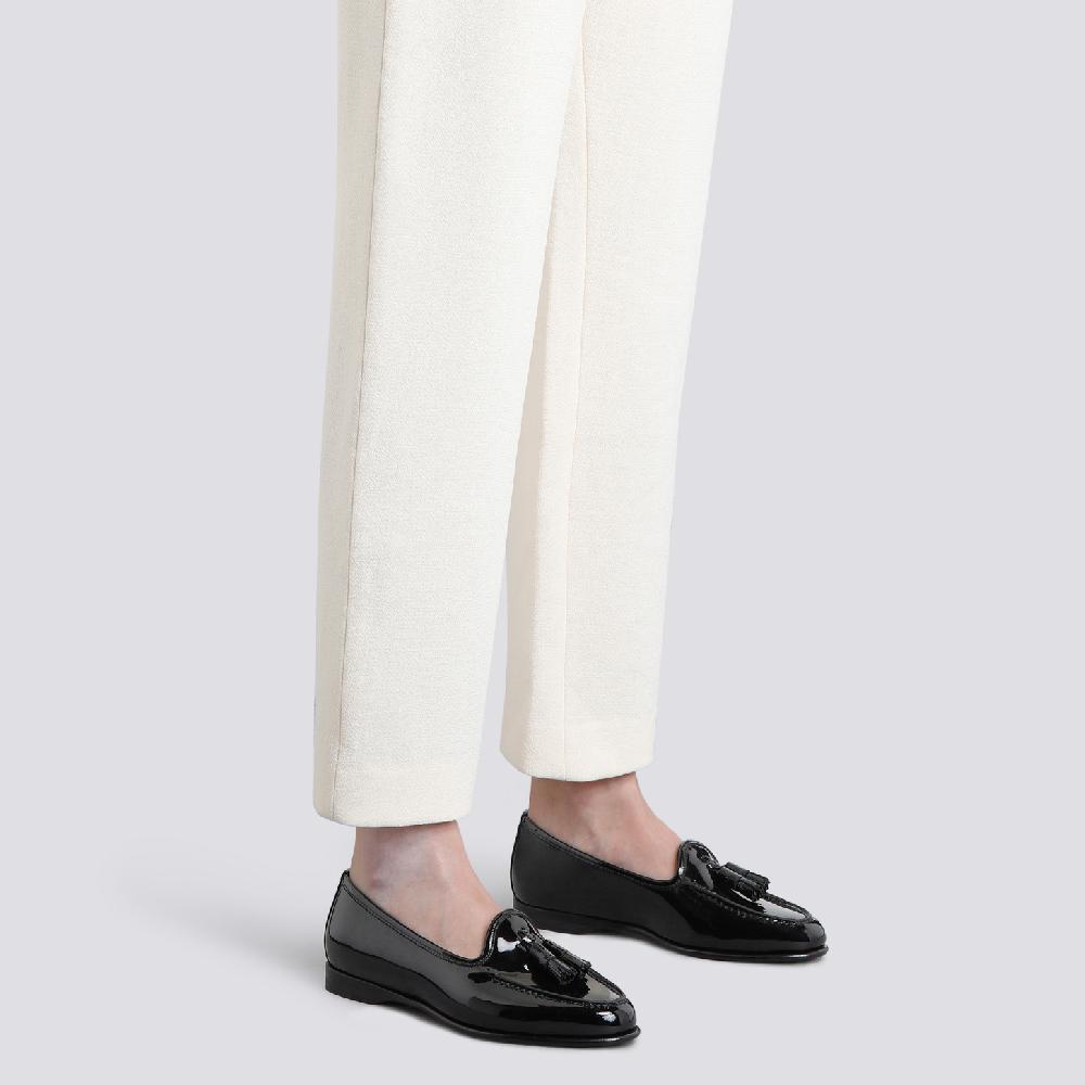 Santoni Mocassino Andrea con nappe da donna in vernice nera 2025