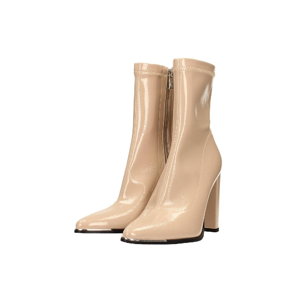 Tata Italia Stivaletti in vernice con profilo metallico in punta. Tacco alto 10.5cm In Saldo