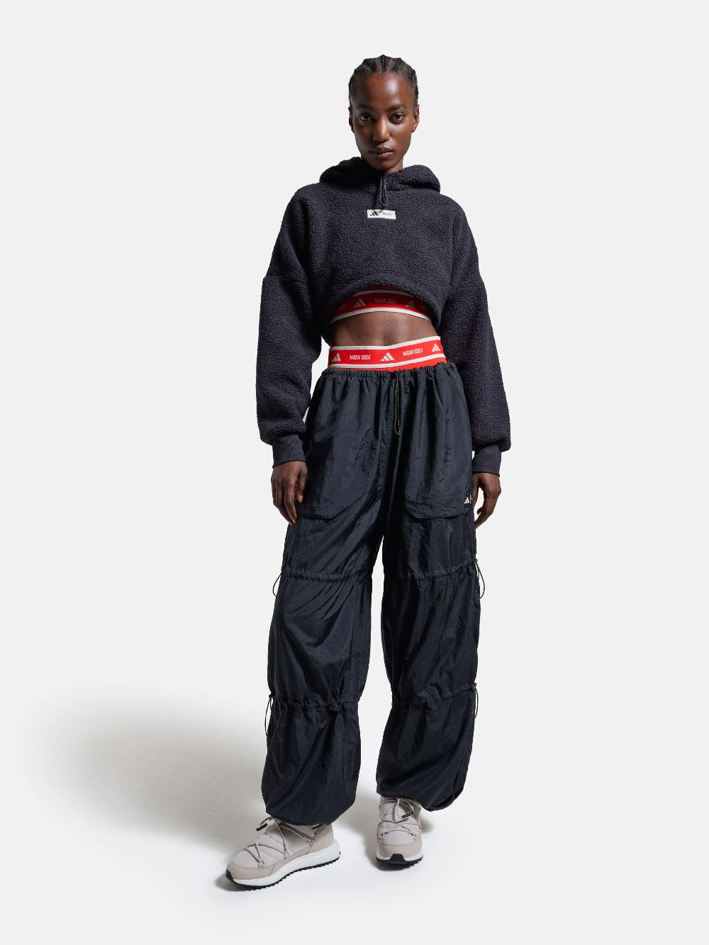 Moon Boot Felpa cropped nera con cappuccio adidas x Moon Boot Presa